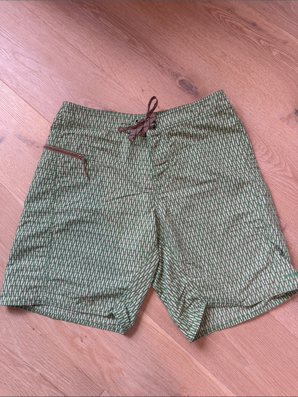 Patagonia Men’s’ Board Shorts, Size: 32